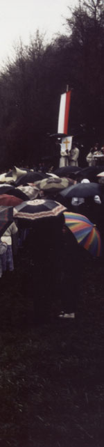 Auch eine Reiterprozession bei miesestem Regenwetter: 1984